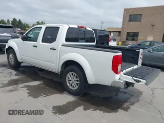 2016 Nissan Frontier SV z VIN 1N6AD0ER7GN737013, wystawiony jako IAAI lot #42106586 z przebiegiem 54 218 mil mil oraz . Historia ofert i sprzedaży dostępna na DreamBid. Obrazek 3.