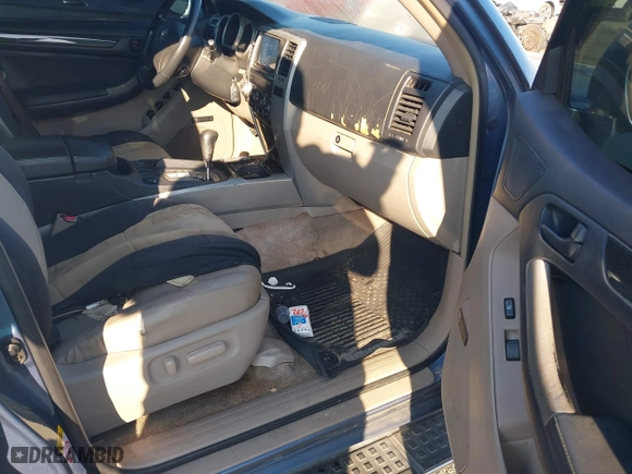2004 Toyota 4Runner Limited with VIN JTEBU17R540038624, listed as a IAAI auction lot 41673240 with 293,925 mi miles. Bid and sale history available at carsss.com. Image 5.