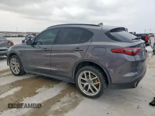 2018 Alfa Romeo Stelvio Sport z VIN ZASFAKPN4J7B72214, wystawiony jako Copart lot #56474125 z przebiegiem 135 689 mil mil oraz Szkody całkowita. Historia ofert i sprzedaży dostępna na DreamBid. Obrazek 2.