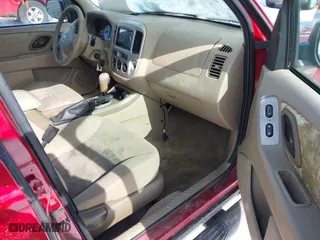 2005 Ford Escape XLT with VIN 1FMYU931X5KD99667, listed as a IAAI auction lot 41591057 with 69,595 mi miles. Bid and sale history available at carsss.com. Image 5.