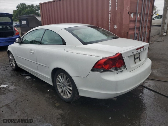 2009 Volvo C70 with VIN YV1MC67209J071512, listed as a Copart auction lot 72739724 with 101,877 mi miles and Salvage Title. Bid and sale history available at carsss.com. Image 2.