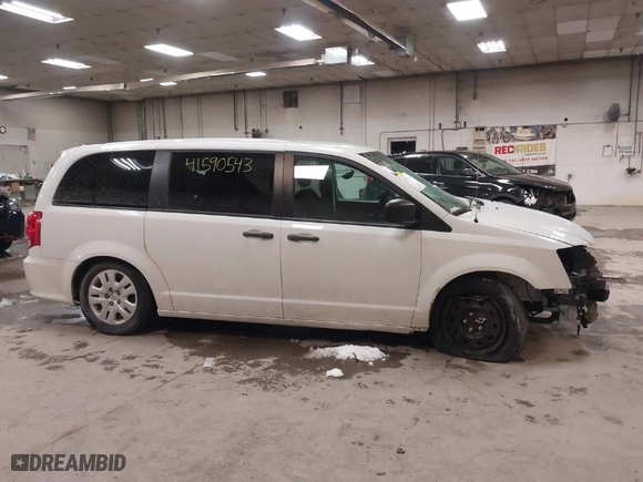 2019 Dodge Grand Caravan SE with VIN 2C4RDGBG7KR805713, listed as a IAAI auction lot 41590543 with 109,221 mi miles. Bid and sale history available at carsss.com. Image 13.
