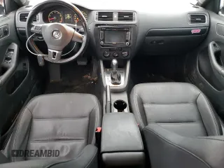 2011 Volkswagen Jetta SEL z VIN 3VWLX7AJ8BM354385, wystawiony jako Copart lot #83219724 z przebiegiem 170 345 mil mil oraz Czysty tytuł • Clean title. Historia ofert i sprzedaży dostępna na DreamBid. Obrazek 8.