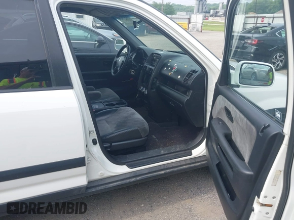 2003 Honda CR-V EX z VIN JHLRD78883C028004, wystawiony jako IAAI lot #42421543 z przebiegiem 215 871 mil mil oraz . Historia ofert i sprzedaży dostępna na DreamBid. Obrazek 5.