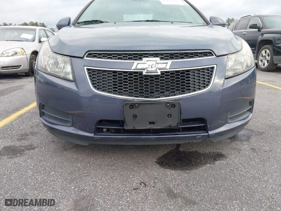 2014 Chevrolet Cruze 2LT with VIN 1G1PE5SB0E7167252, listed as a IAAI auction lot 42017261 with 100,310 mi miles. Bid and sale history available at carsss.com. Image 6.