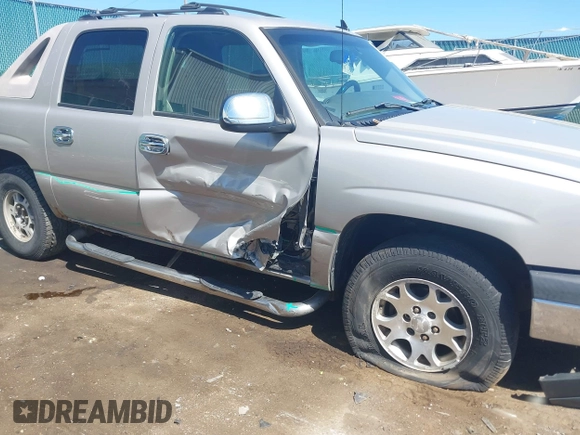 2006 Chevrolet Avalanche Z66 with VIN 3GNEC12Z66G126504, listed as a IAAI auction lot 42250757 with 178,901 mi miles and . Bid and sale history available at DreamBid. Image 6.