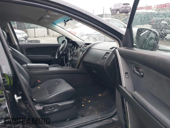 2013 Mazda CX-9 Touring z VIN JM3TB3CA7D0403533, wystawiony jako IAAI lot #41947378 z przebiegiem 152 883 mil mil oraz . Historia ofert i sprzedaży dostępna na DreamBid. Obrazek 5.