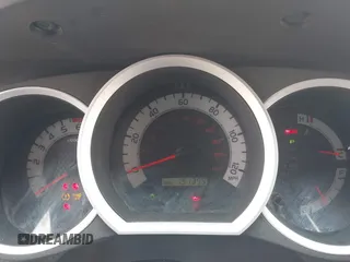 2015 Toyota Tacoma PreRunner z VIN 5TFJX4GN7FX043923, wystawiony jako IAAI lot #41930476 z przebiegiem 151 399 mil mil oraz . Historia ofert i sprzedaży dostępna na DreamBid. Obrazek 7.
