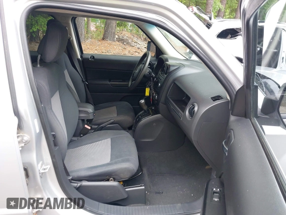 2011 Jeep Patriot Sport with VIN 1J4NF1GB0BD281031, listed as a IAAI auction lot 42203317 with 174,240 mi miles. Bid and sale history available at carsss.com. Image 5.