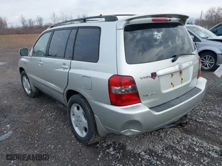 2004 Toyota Highlander with VIN JTEEP21A640034918, listed as a IAAI auction lot 41854941 with 198,597 mi miles. Bid and sale history available at carsss.com. Image 3.