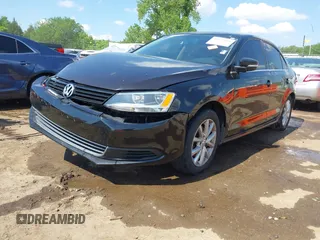 2013 Volkswagen Jetta SE z VIN 3VWDP7AJ3DM438668, wystawiony jako IAAI lot #42235014 z przebiegiem 128 406 mil mil oraz . Historia ofert i sprzedaży dostępna na DreamBid. Obrazek 17.