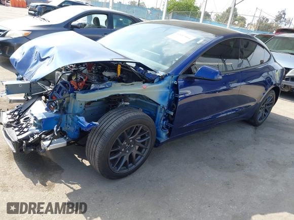 2025 Tesla Model 3 Long Range z VIN 5YJ3E1EB3SF907019, wystawiony jako IAAI lot #42117014 z przebiegiem 3 323 mil mil oraz . Historia ofert i sprzedaży dostępna na DreamBid. Obrazek 20.