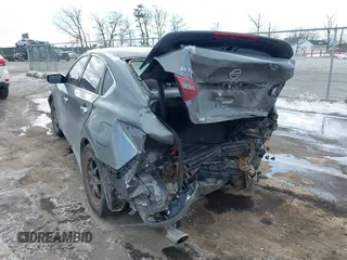 2018 Nissan Altima SV with VIN 1N4AL3AP3JC197177, listed as a IAAI auction lot 41427550 with 151,032 mi miles and . Bid and sale history available at carsss.com. Image 3.
