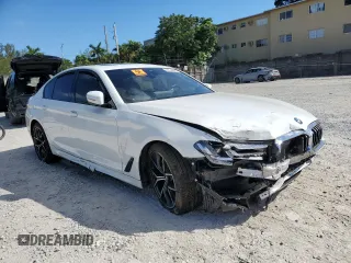 2022 BMW 5 Series 530i xDrive with VIN WBA13BJ0XNCK80986, listed as a Copart auction lot 44539685 with 32,063 mi miles and Salvage Title. Bid and sale history available at carsss.com. Image 4.