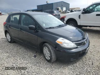 2011 Nissan Versa S z VIN 3N1BC1CP0BL369254, wystawiony jako Copart lot #51347595 z przebiegiem 131 860 mil mil oraz Szkoda całkowita • Salvage title. Historia ofert i sprzedaży dostępna na DreamBid. Obrazek 4.