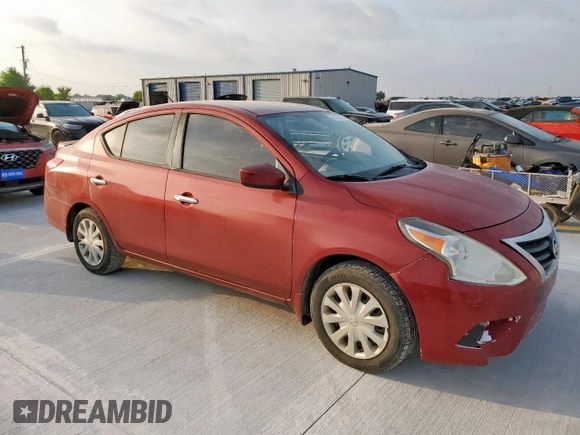 2016 Nissan Versa S z VIN 3N1CN7AP2GL872263, wystawiony jako Copart lot #58126075 z przebiegiem 157 170 mil mil oraz Czysty tytuł • Clean title. Historia ofert i sprzedaży dostępna na DreamBid. Obrazek 4.