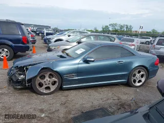2005 Mercedes-Benz SL-Class 5.0L with VIN WDBSK75F85F092261, listed as a IAAI auction lot 42054610 with 1 mi miles. Bid and sale history available at carsss.com. Image 14.