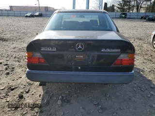 1993 Mercedes-Benz 300 with VIN WDBEB28E6PB878265, listed as a Copart auction lot 50939465 with 229,635 mi miles and Clean Title. Bid and sale history available at DreamBid. Image 6.