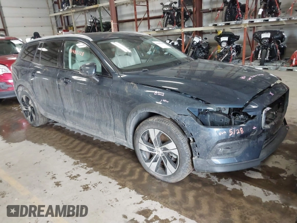 2022 Volvo V60 with VIN YV4102WK7N2092046, listed as a IAAI auction lot 41405128 with 37,785 mi miles and . Bid and sale history available at DreamBid. Image 1.
