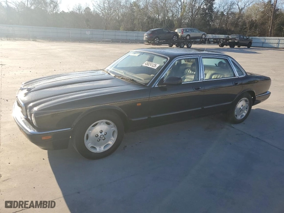 1997 Jaguar XJ with VIN SAJHX1245VC805665, listed as a Copart auction lot 45024125 with 0 mi miles and Salvage Title. Bid and sale history available at carsss.com. Image 1.