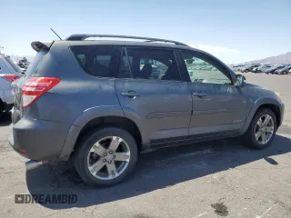 2011 Toyota RAV4 Sport z VIN JTMRK4DV0B5098869, wystawiony jako Copart lot #53277145 z przebiegiem 184 885 mil mil oraz Szkoda całkowita • Salvage title. Historia ofert i sprzedaży dostępna na DreamBid. Obrazek 3.