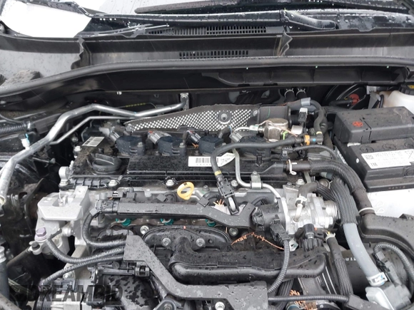 2022 Toyota Corolla Cross LE with VIN 7MUCAABG8NV004527, listed as a IAAI auction lot 42259519 with 15,211 mi miles and . Bid and sale history available at DreamBid. Image 10.