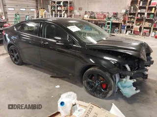 2013 Ford Fusion SE with VIN 3FA6P0HR1DR340651, listed as a IAAI auction lot 41078657 with 156,658 mi miles. Bid and sale history available at carsss.com. Image 1.