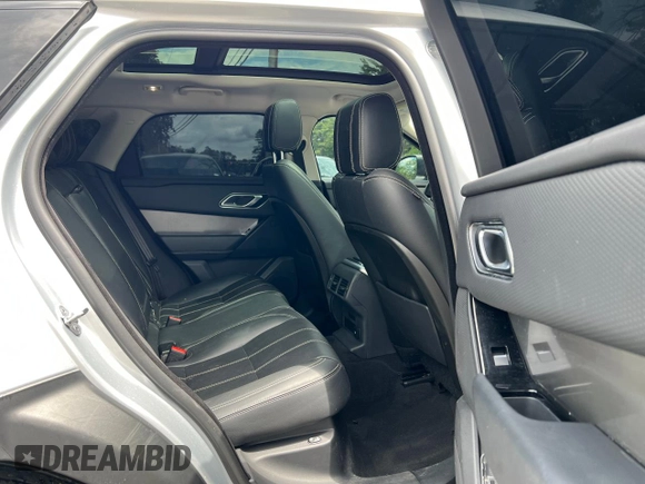 2019 Land Rover Range Rover Velar S z VIN SALYB2EV9KA793415, wystawiony jako Copart lot #65096785 z przebiegiem 101 667 mil mil oraz Czysty tytuł • Clean title. Historia ofert i sprzedaży dostępna na DreamBid. Obrazek 6.