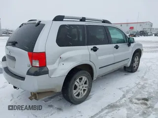 2005 Mitsubishi Endeavor LS with VIN 4A4MN21S95E048601, listed as a IAAI auction lot 41610976 with 126,464 mi miles. Bid and sale history available at carsss.com. Image 4.
