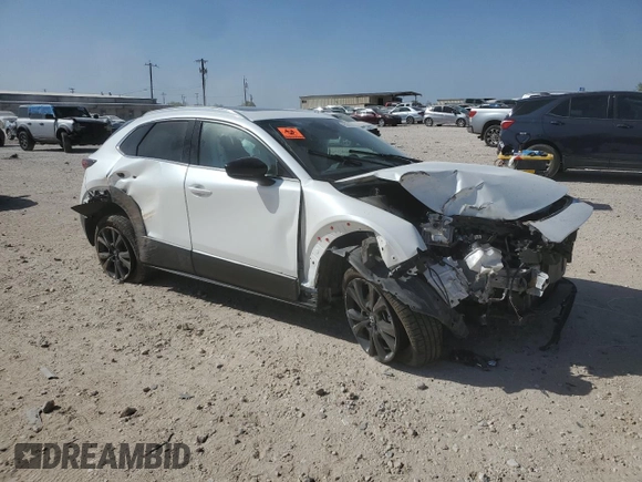 2021 Mazda CX-30 Premium z VIN 3MVDMBDYXMM308490, wystawiony jako Copart lot #49527905 z przebiegiem Nie podano mil oraz Szkoda całkowita • Salvage title. Historia ofert i sprzedaży dostępna na DreamBid. Obrazek 4.