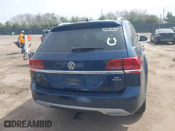 2018 Volkswagen Atlas SE with VIN 1V2KR2CA8JC575136, listed as a IAAI auction lot 42145011 with 139,107 mi miles and . Bid and sale history available at DreamBid. Image 16.