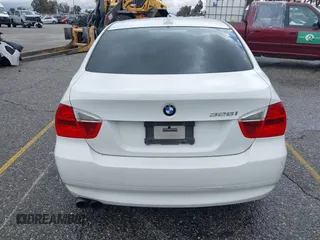 2007 BMW 3 Series 328i with VIN WBAVC53517FZ77136, listed as a IAAI auction lot 41799066 with 178,362 mi miles and . Bid and sale history available at carsss.com. Image 16.