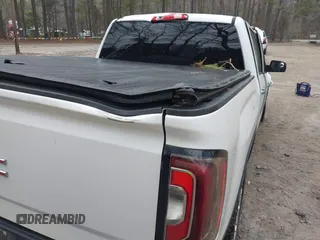 2017 GMC Sierra 1500 SLT z VIN 3GTU2NECXHG496153, wystawiony jako IAAI lot #41787068 z przebiegiem 115 091 mil mil oraz . Historia ofert i sprzedaży dostępna na DreamBid. Obrazek 19.