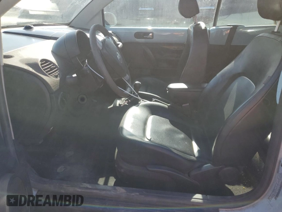 2006 Volkswagen Beetle with VIN 3VWRF31Y76M320169, listed as a Copart auction lot 60538275 with 130,958 mi miles and Salvage title. Bid and sale history available at DreamBid. Image 7.