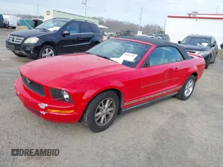 2007 Ford Mustang Deluxe with VIN 1ZVFT84N675296027, listed as a IAAI auction lot 41854793 with Not Provided miles and . Bid and sale history available at carsss.com. Image 2.