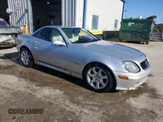 2001 Mercedes-Benz SLK 230 Kompressor z VIN WDBKK49F11F220665, wystawiony jako Copart lot #88078025 z przebiegiem 67 564 mil mil oraz Szkoda całkowita • Salvage title. Historia ofert i sprzedaży dostępna na DreamBid. Obrazek 4.
