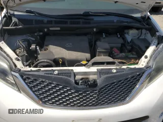 2015 Toyota Sienna SE с VIN 5TDXK3DC6FS632845, выставлен на аукционе Copart как лот 56070745 с пробегом 154 254 миль миль и Списание • Salvage title. История ставок и продаж доступна на DreamBid. Изображение 12.