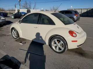 2006 Volkswagen New Beetle Coupe with VIN 3VWSW31C76M400044, listed as a Copart auction lot 84672934 with 114,350 mi miles and Salvage Title. Bid and sale history available at carsss.com. Image 2.