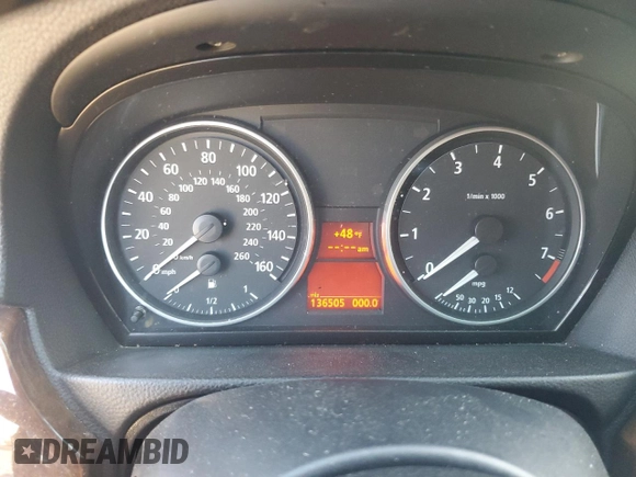 2006 BMW 3 Series 325xi z VIN WBAVD13516KV00055, wystawiony jako Copart lot #50733535 z przebiegiem 136 505 mil mil oraz Czysty tytuł • Clean title. Historia ofert i sprzedaży dostępna na DreamBid. Obrazek 9.