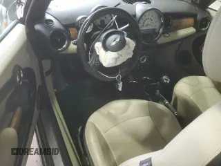 2011 MINI Convertible с VIN WMWZN3C5XBTZ89537, выставлен на аукционе Copart как лот 44161315 с пробегом Не указан миль и Чистый • Clean title. История ставок и продаж доступна на DreamBid. Изображение 8.