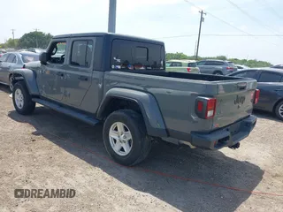 2021 Jeep Gladiator Sport S z VIN 1C6JJTAG9ML538769, wystawiony jako IAAI lot #42078142 z przebiegiem 49 924 mil mil oraz . Historia ofert i sprzedaży dostępna na DreamBid. Obrazek 3.