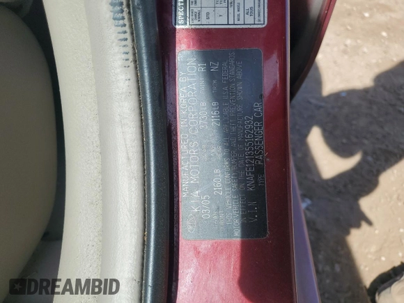 2005 Kia Spectra LX z VIN KNAFE121355162932, wystawiony jako Copart lot #56292625 z przebiegiem 92 828 mil mil oraz Szkoda całkowita • Salvage title. Historia ofert i sprzedaży dostępna na DreamBid. Obrazek 12.