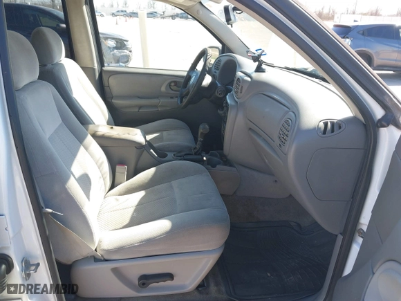 2008 Chevrolet TrailBlazer LT w/1LT with VIN 1GNDS13S182198903, listed as a IAAI auction lot 41769977 with 231,109 mi miles. Bid and sale history available at carsss.com. Image 5.