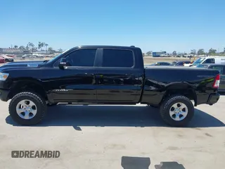2022 Ram 1500 Big Horn z VIN 1C6RRFMG7NN441178, wystawiony jako IAAI lot #42721492 z przebiegiem 16 459 mil mil oraz . Historia ofert i sprzedaży dostępna na DreamBid. Obrazek 14.