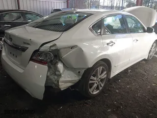 2013 Nissan Altima 3.5 SL with VIN 1N4BL3APXDC911928, listed as a IAAI auction lot 41533563 with 133,230 mi miles. Bid and sale history available at carsss.com. Image 6.
