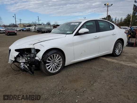 2022 Alfa Romeo Giulia with VIN ZARFANAN8N7652657, listed as a Copart auction lot 41268223 with 0 mi miles. Bid and sale history available at carsss.com. Image 1.