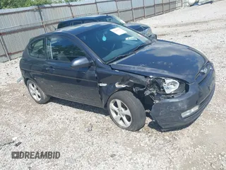 2008 Hyundai Accent SE z VIN KMHCN36C28U063313, wystawiony jako IAAI lot #42241892 z przebiegiem 147 097 mil mil oraz . Historia ofert i sprzedaży dostępna na DreamBid. Obrazek 1.
