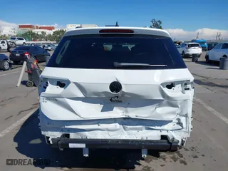 2020 Volkswagen Tiguan SE with VIN 3VV3B7AX8LM063202, listed as a IAAI auction lot 41731419 with 41,241 mi miles. Bid and sale history available at carsss.com. Image 17.