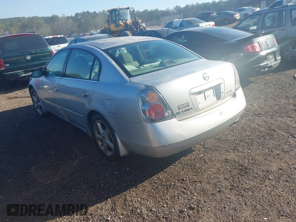 2004 Nissan Altima S with VIN 1N4AL11D34C140198, listed as a IAAI auction lot 41821256 with 182,905 mi miles. Bid and sale history available at carsss.com. Image 3.