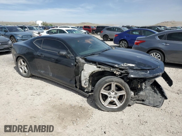 2017 Chevrolet Camaro 1LT z VIN 1G1FB1RX8H0213048, wystawiony jako Copart lot #56724075 z przebiegiem Nie podano mil oraz Szkoda całkowita • Salvage title. Historia ofert i sprzedaży dostępna na DreamBid. Obrazek 4.